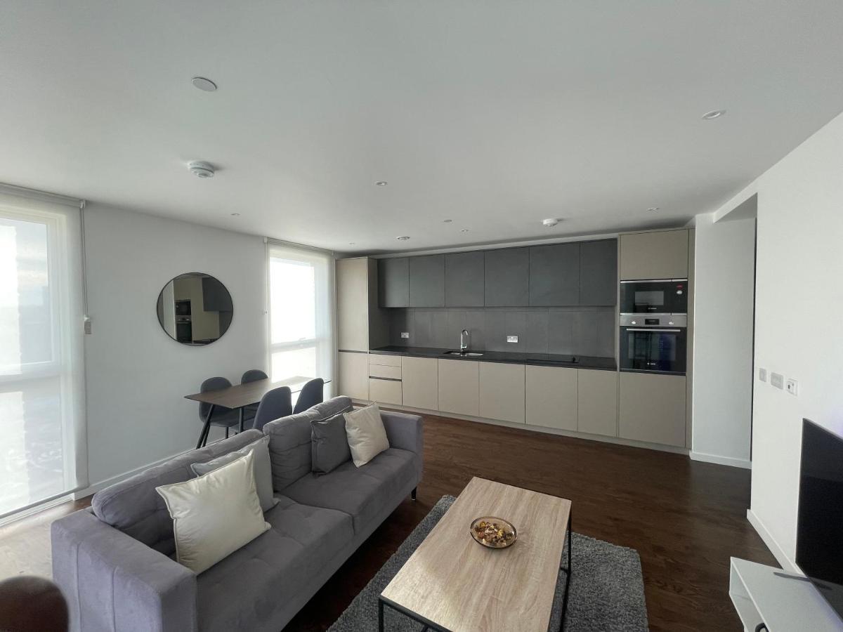 Immaculate 2bed In London- Views *