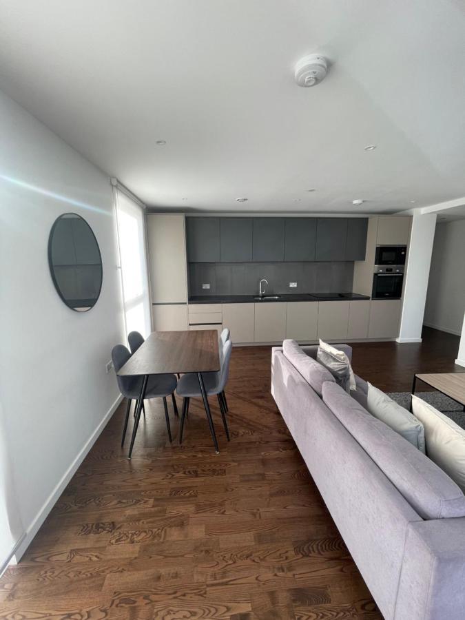 Immaculate 2bed In London- Views London