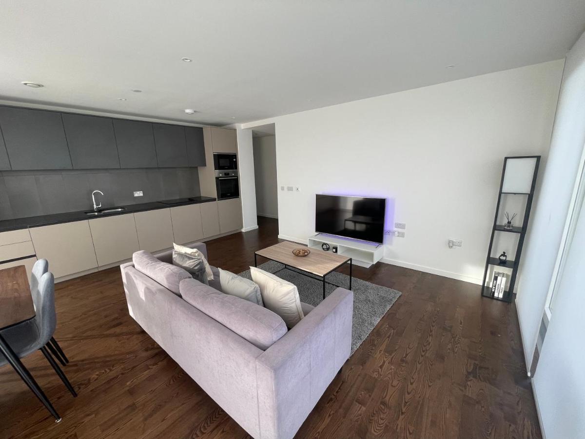 Immaculate 2bed In London- Views *