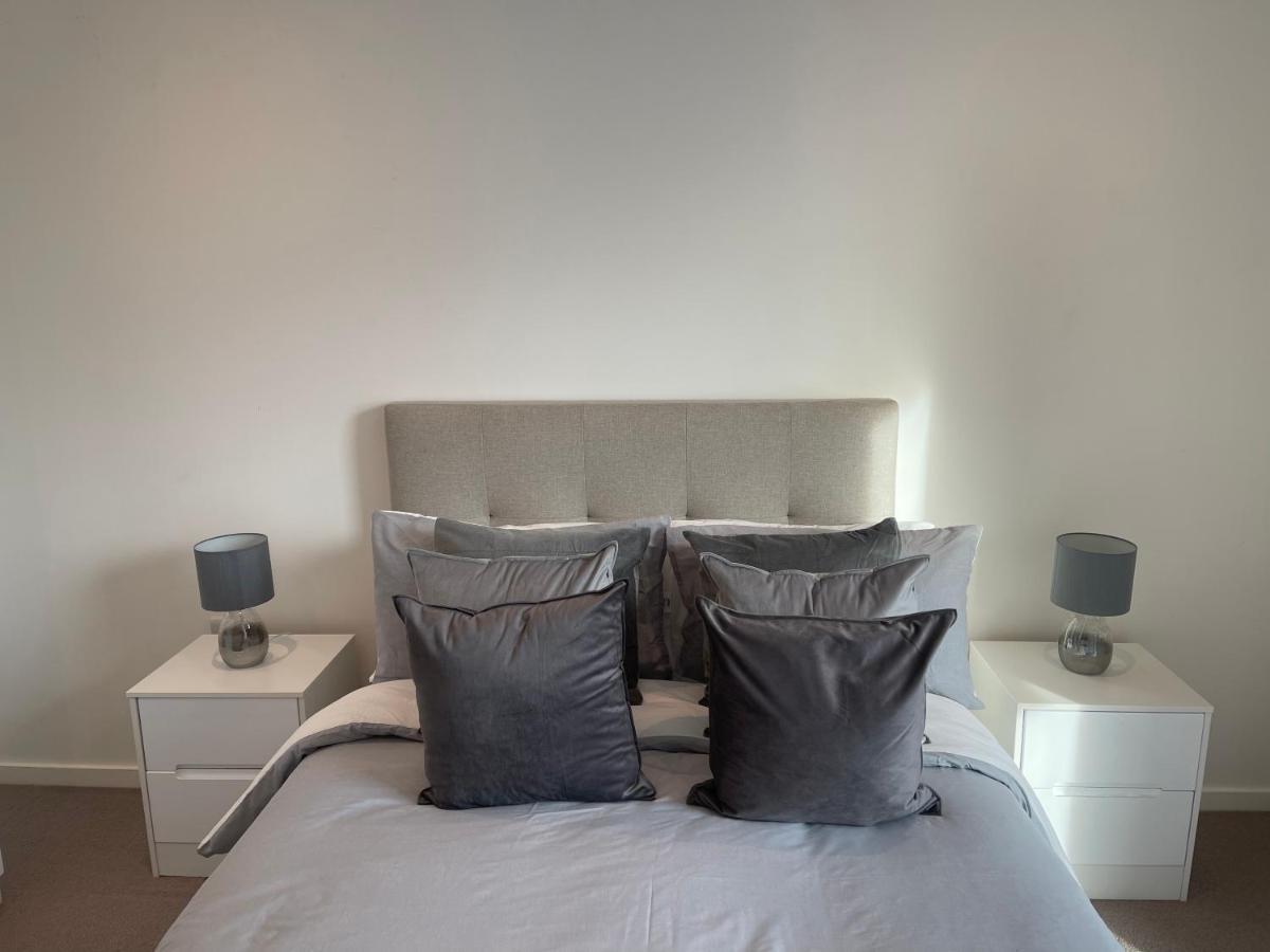 Immaculate 2bed In London- Views London