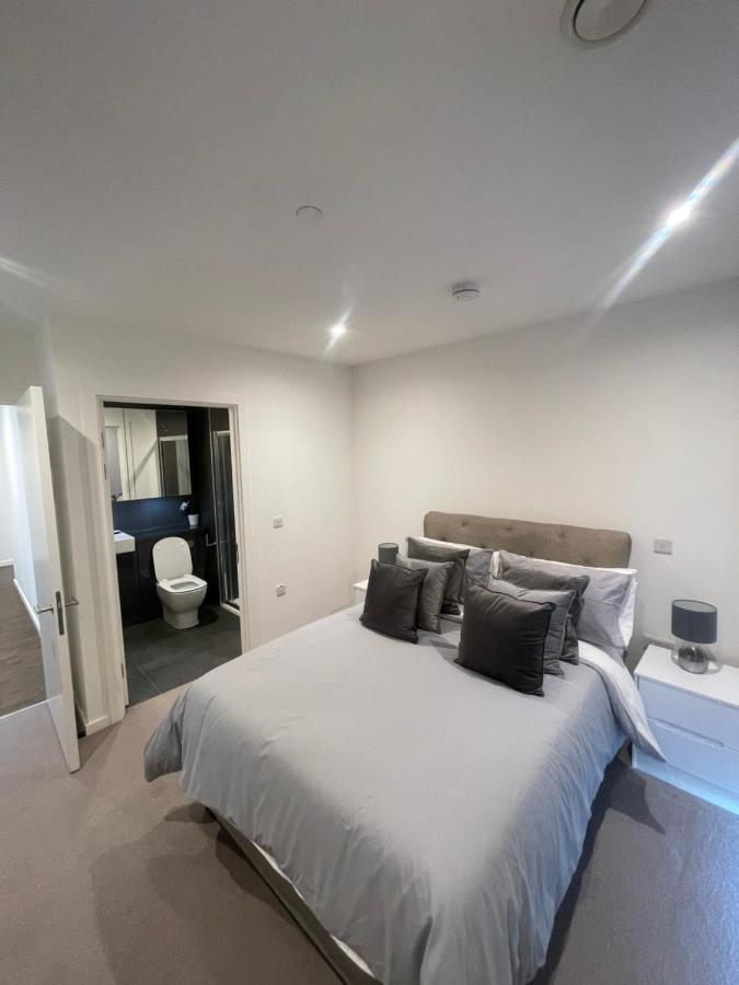 Apartment Immaculate 2bed In London- Views London