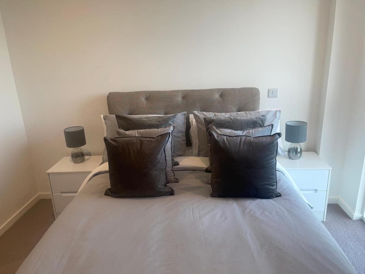 Immaculate 2bed In London- Views *