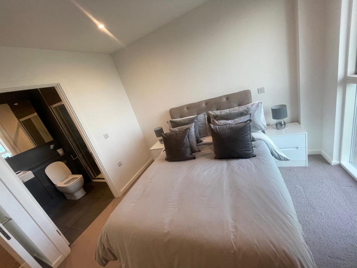 Apartment Immaculate 2bed In London- Views *